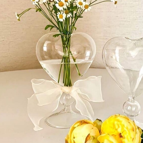 Glass heart floral vase new coquette - Picture 1 of 3